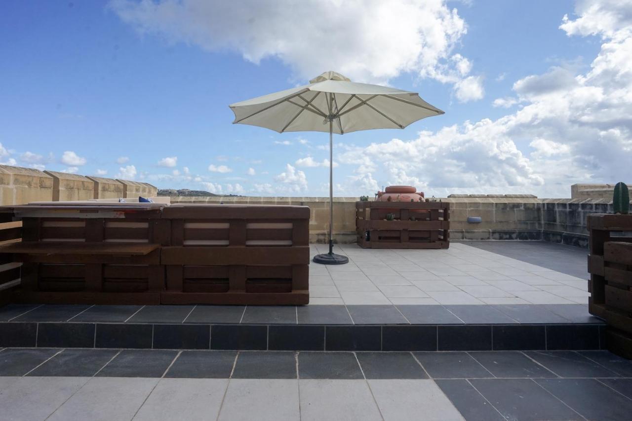 Getawaynpetto Private Duplex Maisonette With Jacuzzi Hot Tub Mgarr Zewnętrze zdjęcie