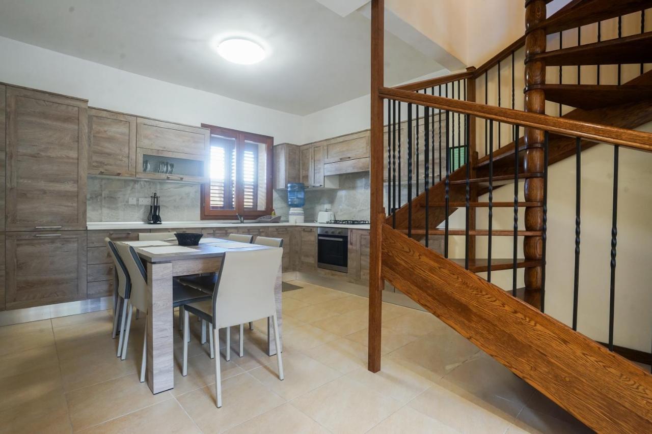 Getawaynpetto Private Duplex Maisonette With Jacuzzi Hot Tub Mgarr Zewnętrze zdjęcie