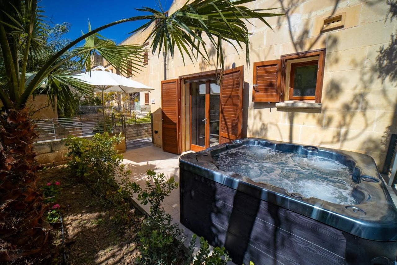 Getawaynpetto Private Duplex Maisonette With Jacuzzi Hot Tub Mgarr Zewnętrze zdjęcie