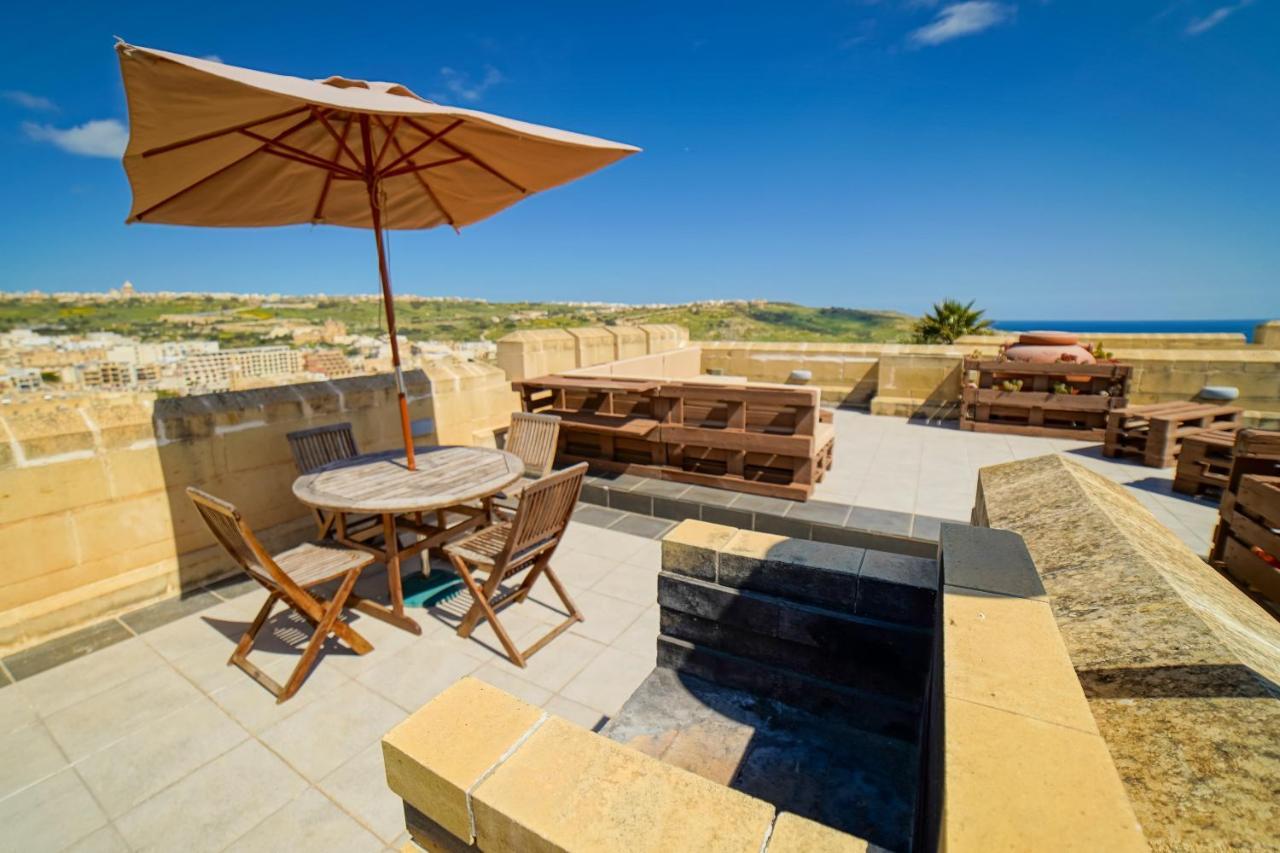 Getawaynpetto Private Duplex Maisonette With Jacuzzi Hot Tub Mgarr Zewnętrze zdjęcie